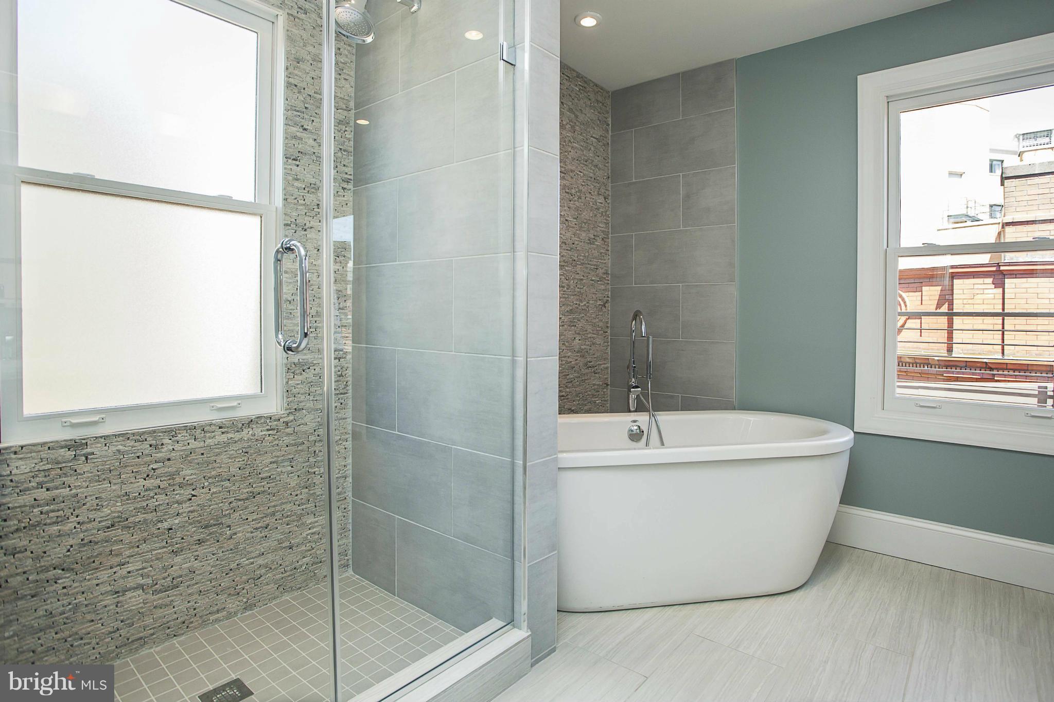 2009 Columbia Road Northwest, Unit 7 Washington, DC 20009 - Photo 25 of 30 Bath (Master)