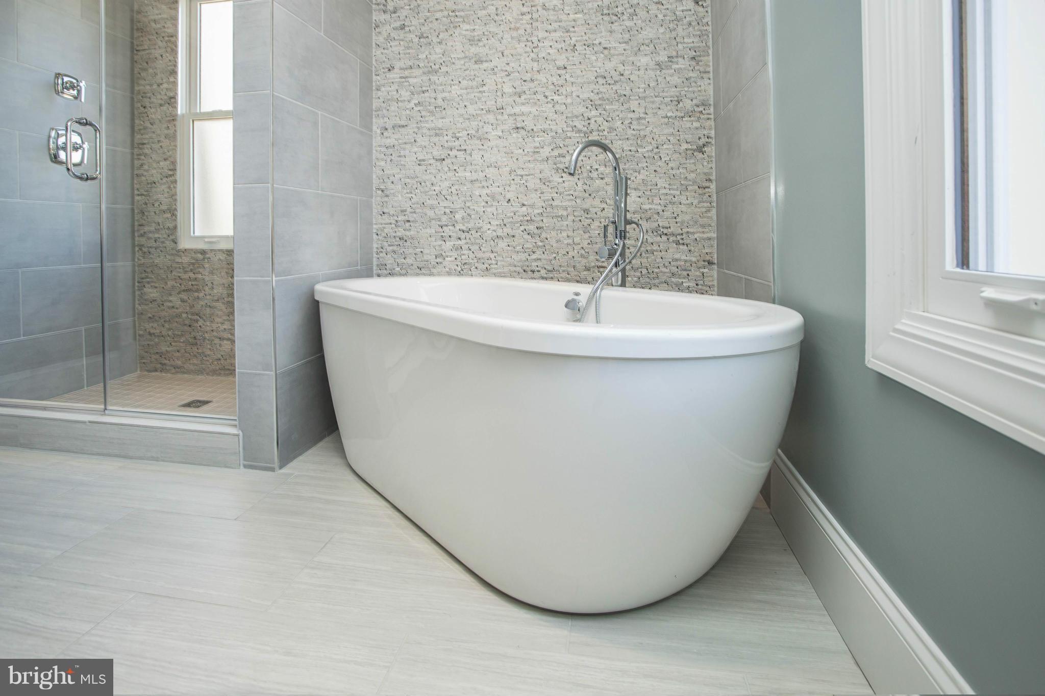2009 Columbia Road Northwest, Unit 7 Washington, DC 20009 - Photo 26 of 30 Bath (Master)