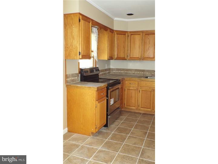 91 Harmony Road Levittown, PA 19056 - Photo 3 of 19 Gallery Image 3