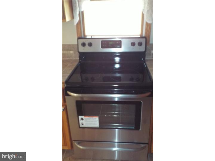 91 Harmony Road Levittown, PA 19056 - Photo 4 of 19 Gallery Image 4