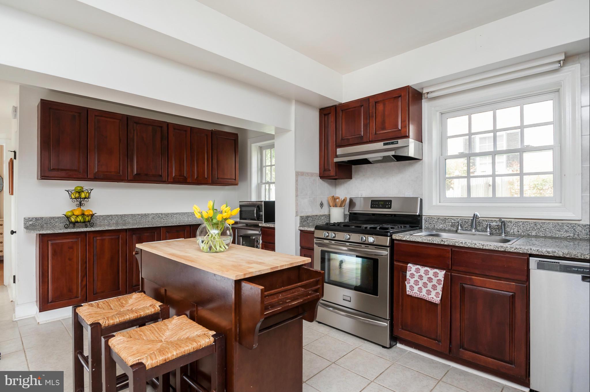 5422 Springlake Way Baltimore, MD 21212 - Photo 12 of 30 Kitchen