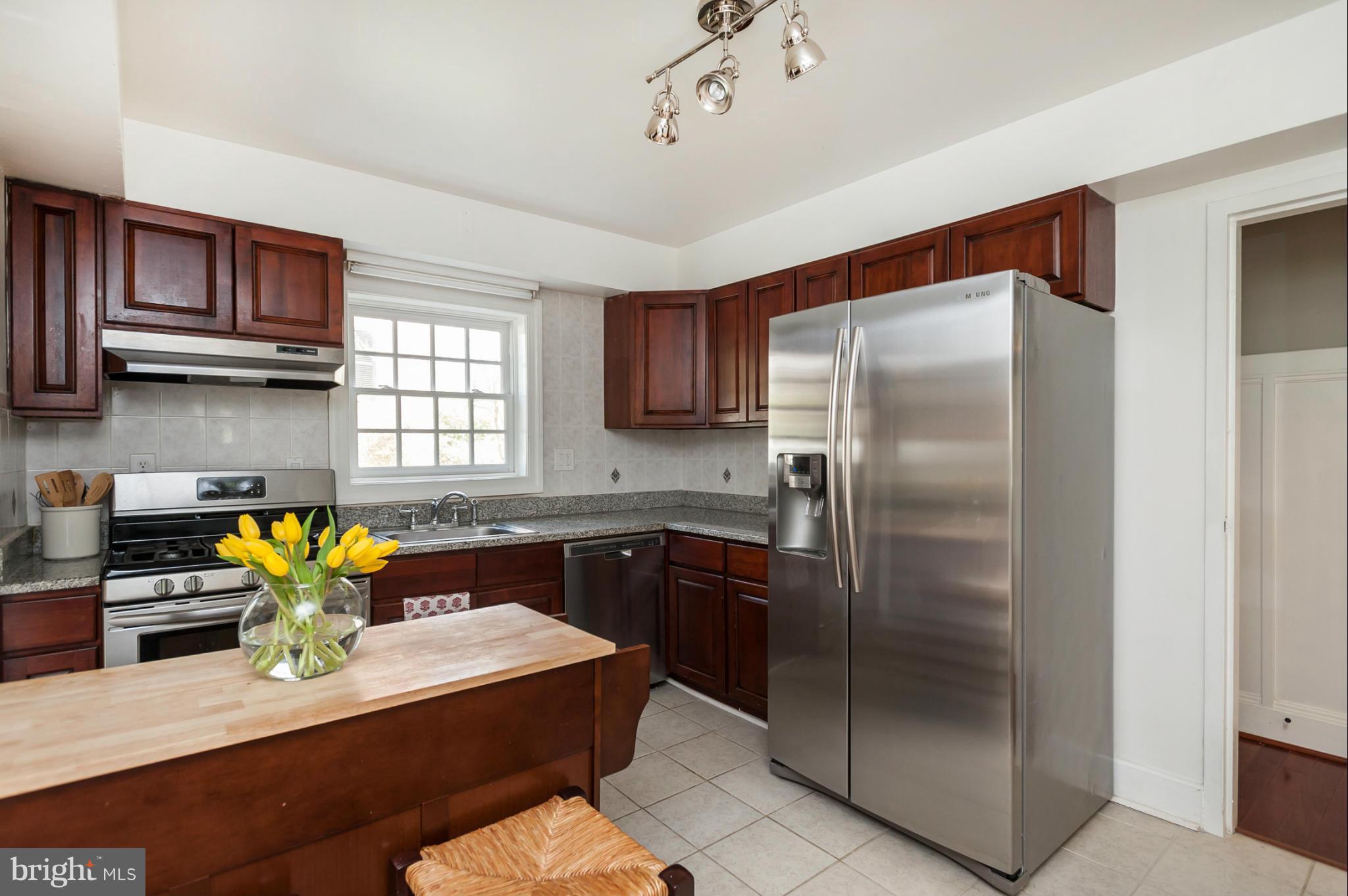 5422 Springlake Way Baltimore, MD 21212 - Photo 13 of 30 Kitchen