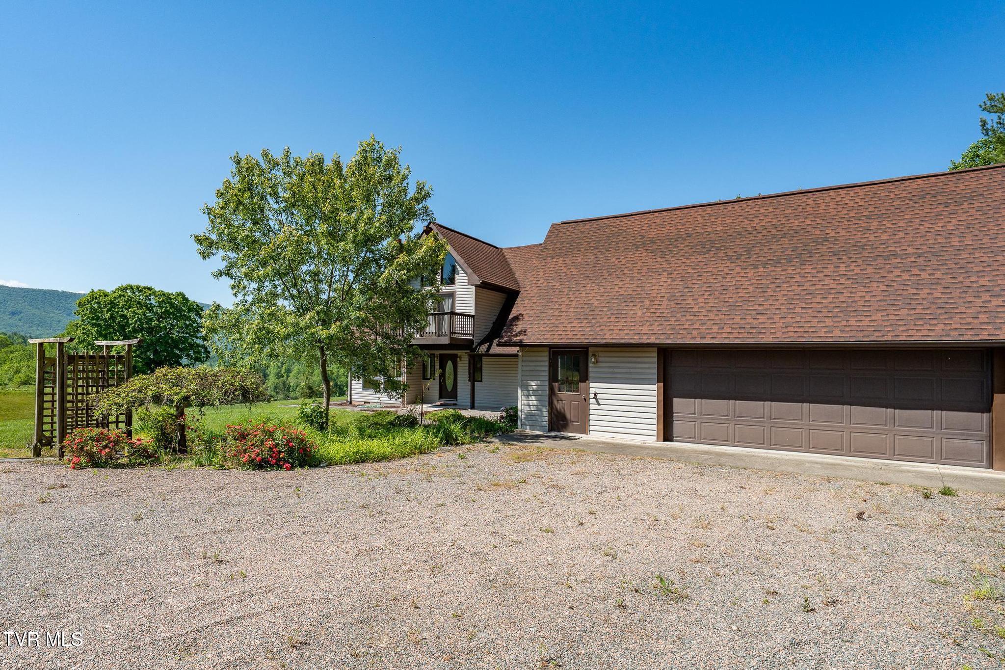336 Mack Branch Road Mountain City, TN 37683 - Photo 11 of 94 336 Mack Branch Road (36 of 109)