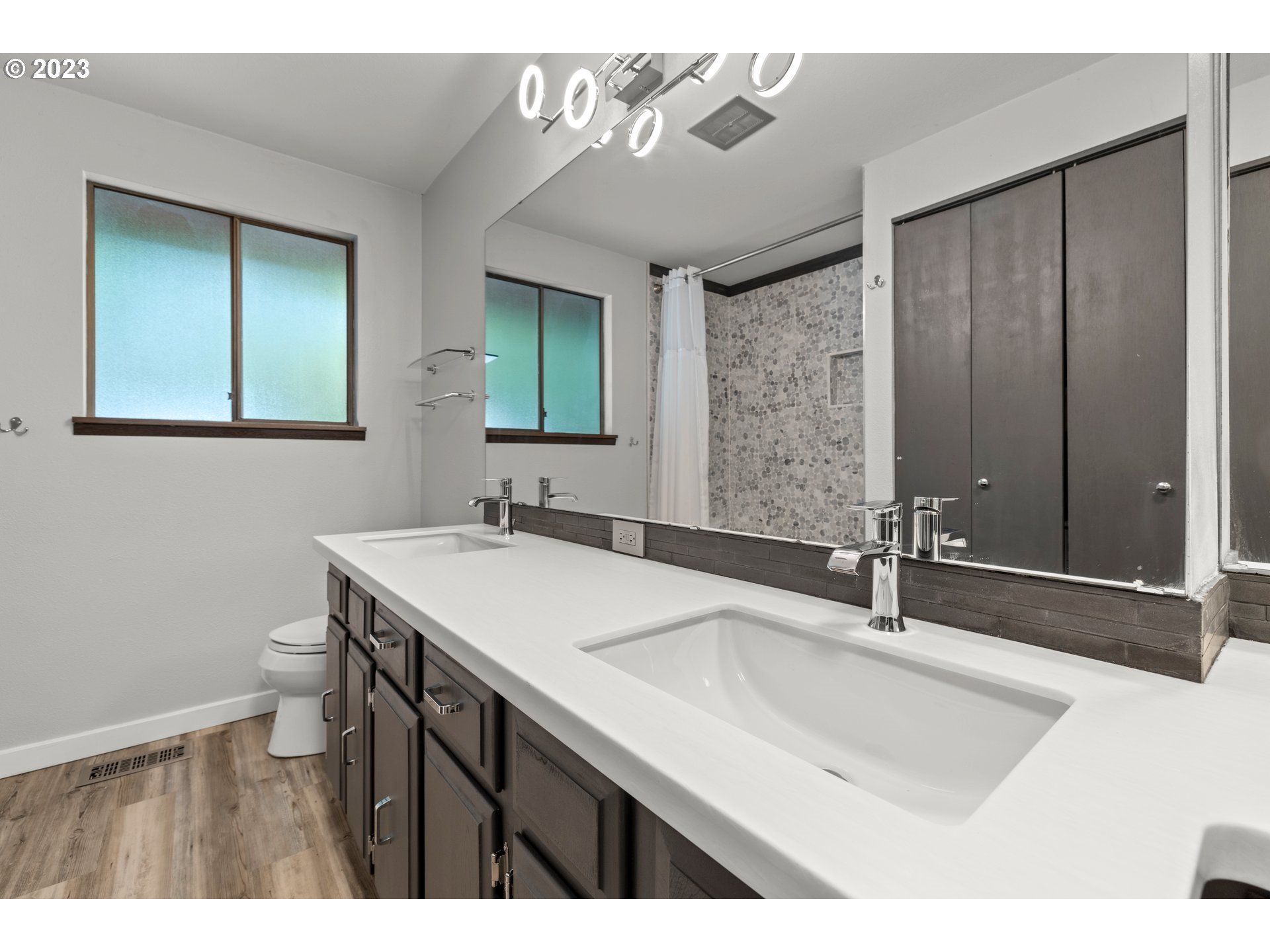 5115 Southwest Richenberg Court Portland, OR 97239 - Photo 20 of 31 Gallery Image 20