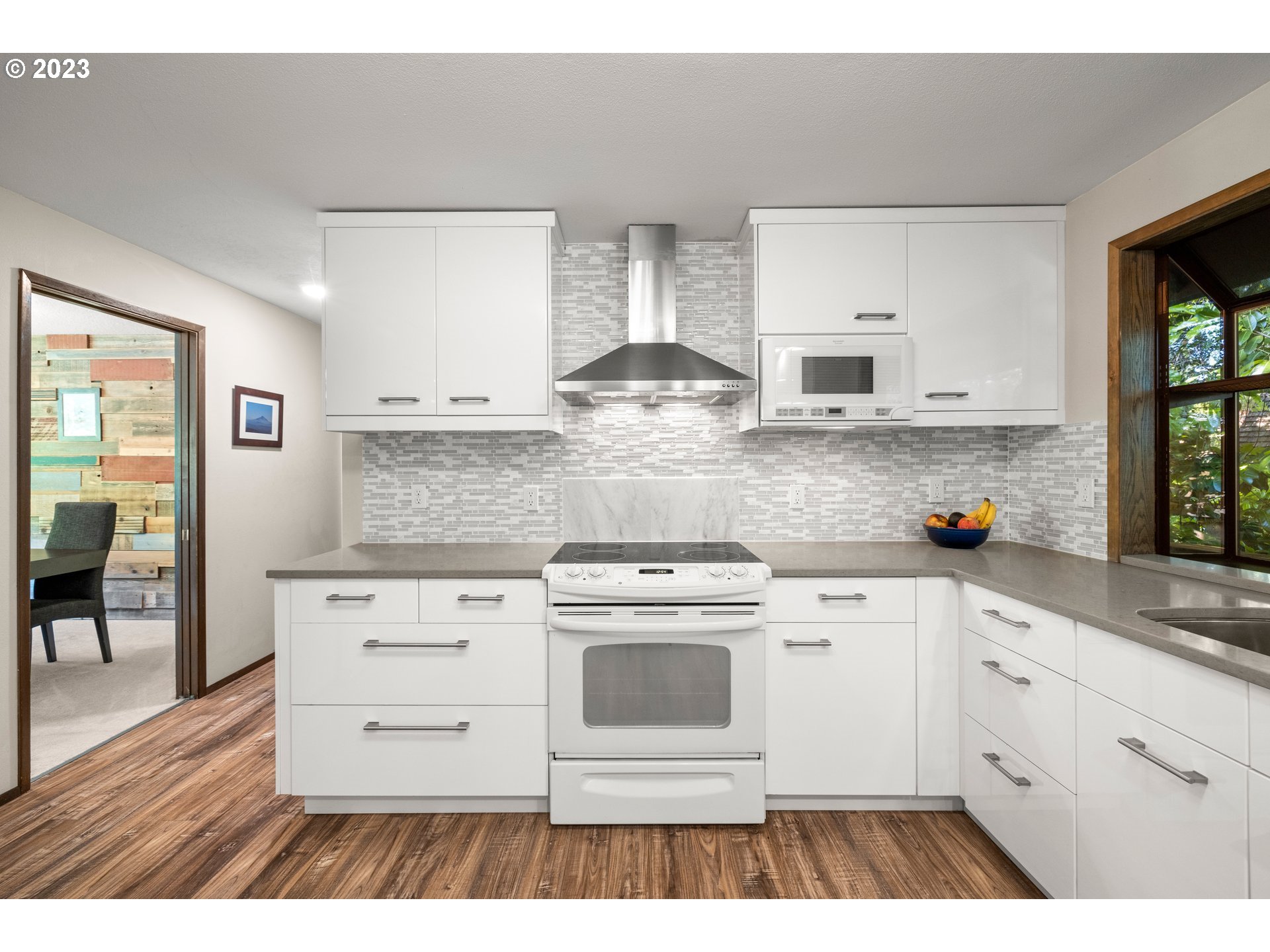 5115 Southwest Richenberg Court Portland, OR 97239 - Photo 9 of 31 Gallery Image 9