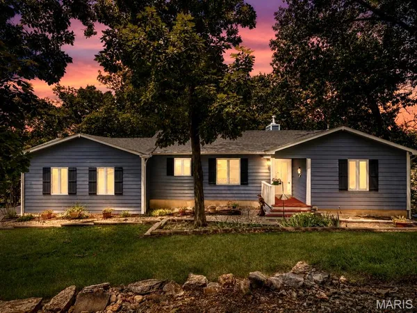 $400,000 | 19 Summit Lane, Pacific, MO 63069
