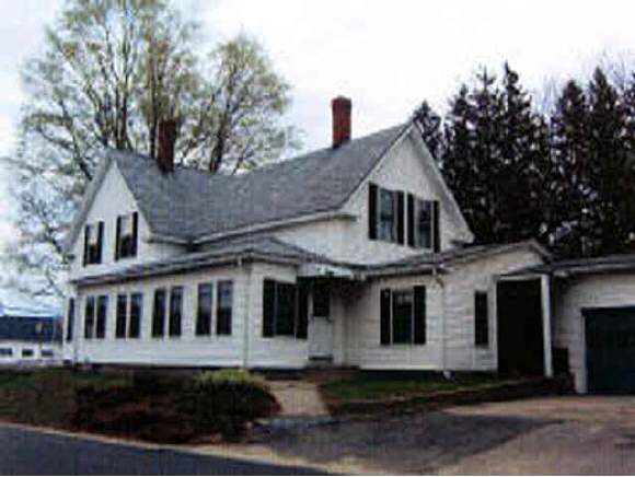 521 Mammoth Road Londonderry, NH 03053 - Photo 1 of 4