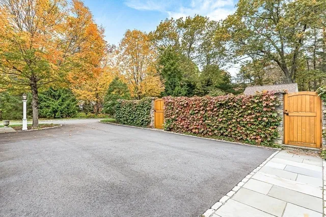 $5,695,000 | 9 Sanderson Lane, Weston, MA 02493