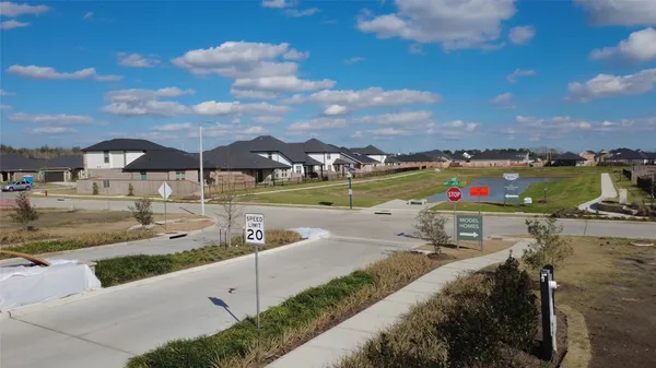 $379,075 | 225 Magnolia Laurel Drive, Alvin, TX 77511