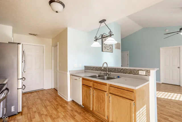 $1,800 | 9653 Aberdeen Court, Fishers, IN 46038