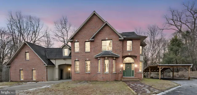 $425,499 | 520 Blackwood Street, Minersville, PA 17954