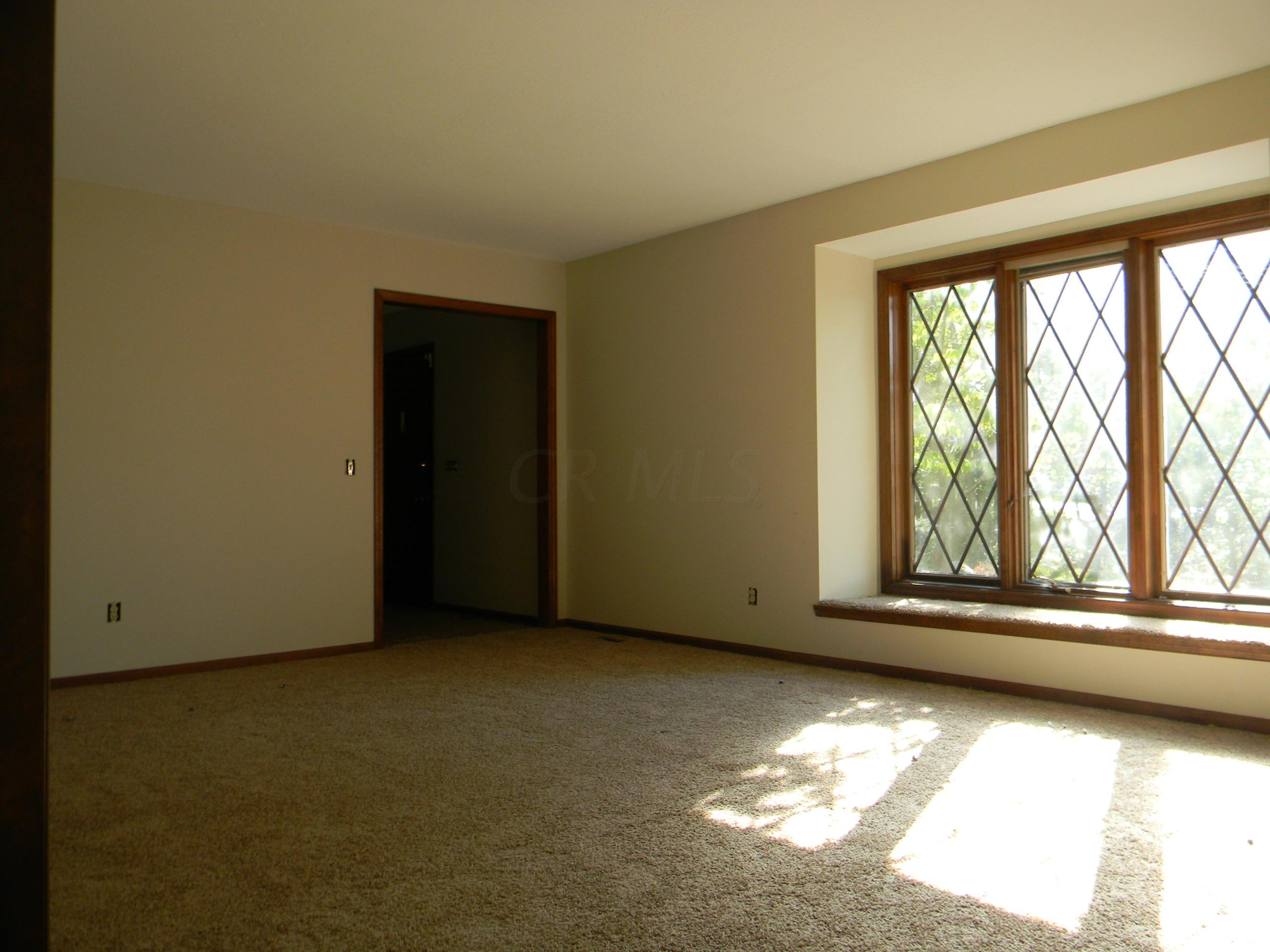 10477 Liberty Road Powell, OH 43065 - Photo 8 of 21 Gallery Image 8