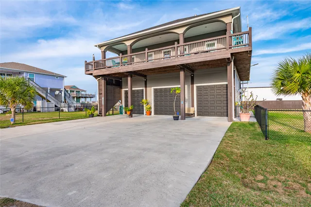 $719,000 | 938 Eastview Port, Port Bolivar, TX 77650