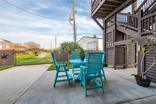 $719,000 | 938 Eastview Port, Port Bolivar, TX 77650