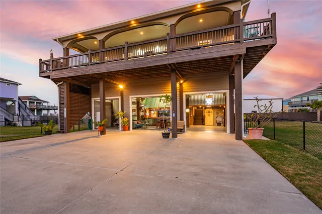 $719,000 | 938 Eastview Port, Port Bolivar, TX 77650