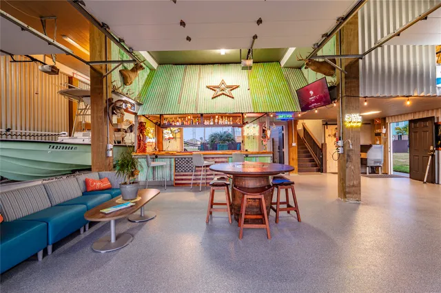 $719,000 | 938 Eastview Port, Port Bolivar, TX 77650