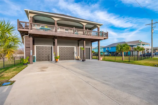 $719,000 | 938 Eastview Port, Port Bolivar, TX 77650