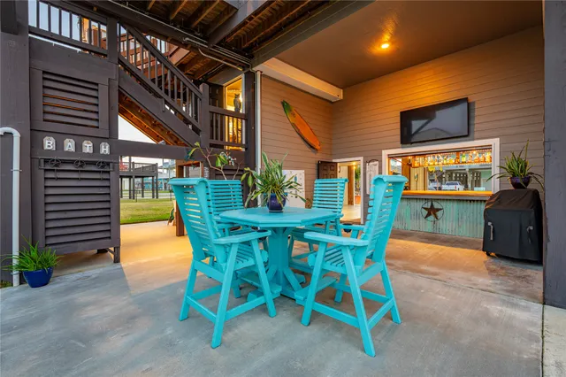 $719,000 | 938 Eastview Port, Port Bolivar, TX 77650