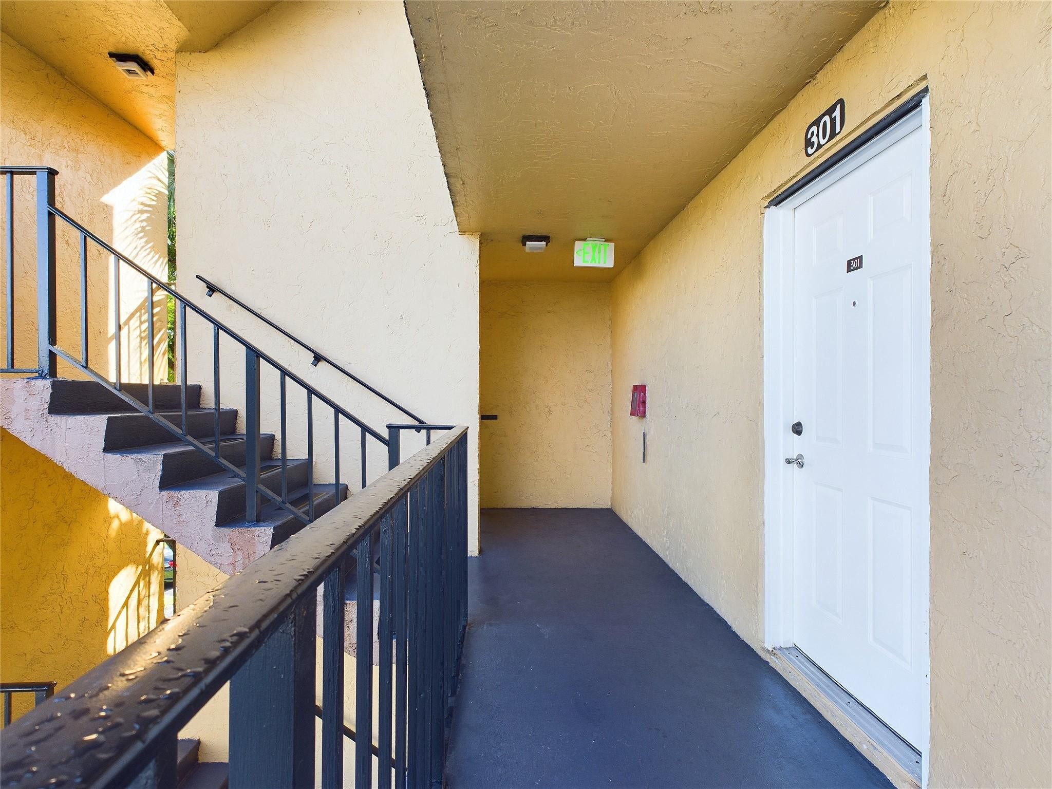 9370 Southwest 8th Street, Unit 301 Boca Raton, FL 33428 - Photo 4 of 38 Photo 4