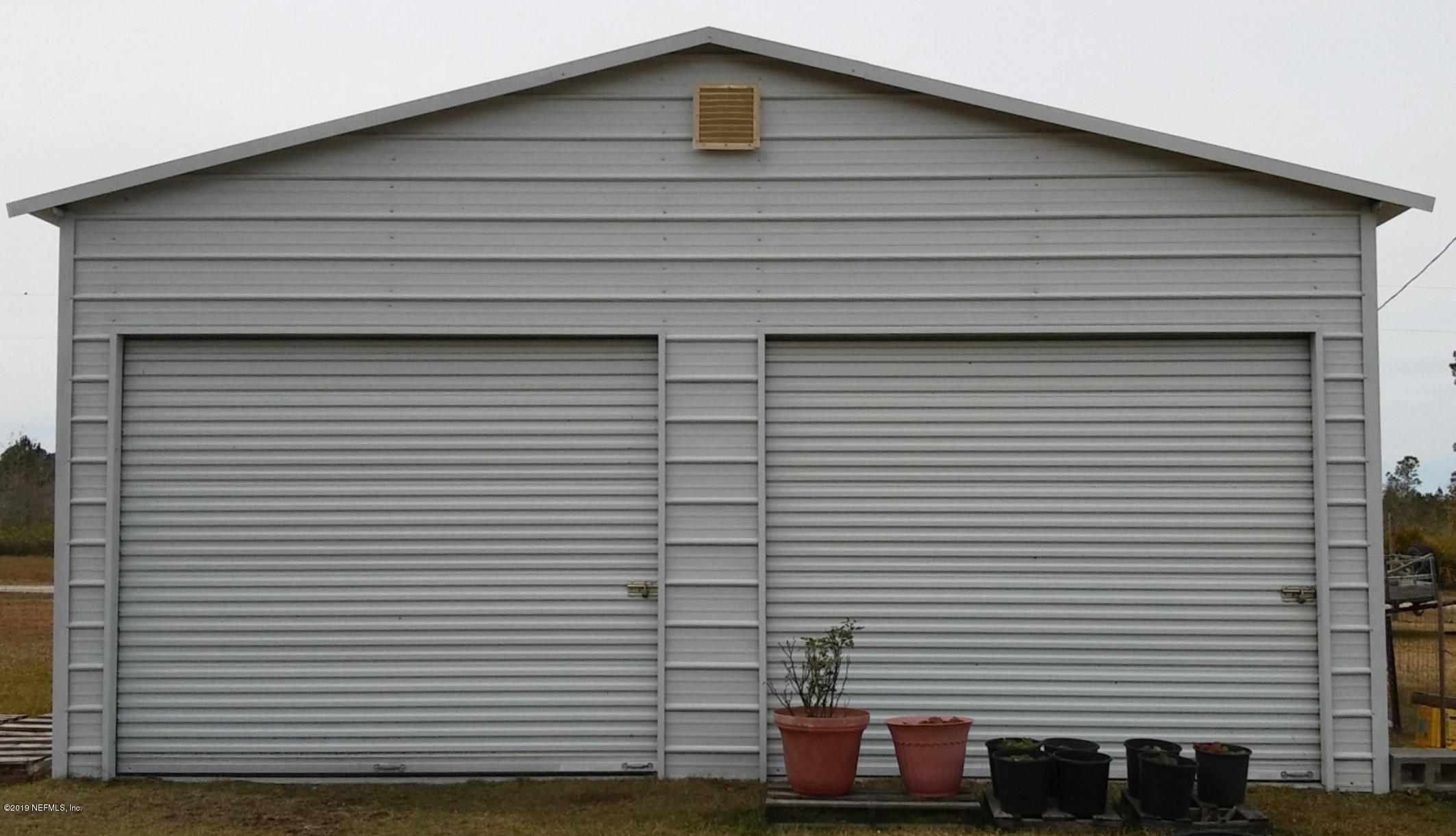 13068 Folsom Road Sanderson, FL 32087 - Photo 5 of 20 garage