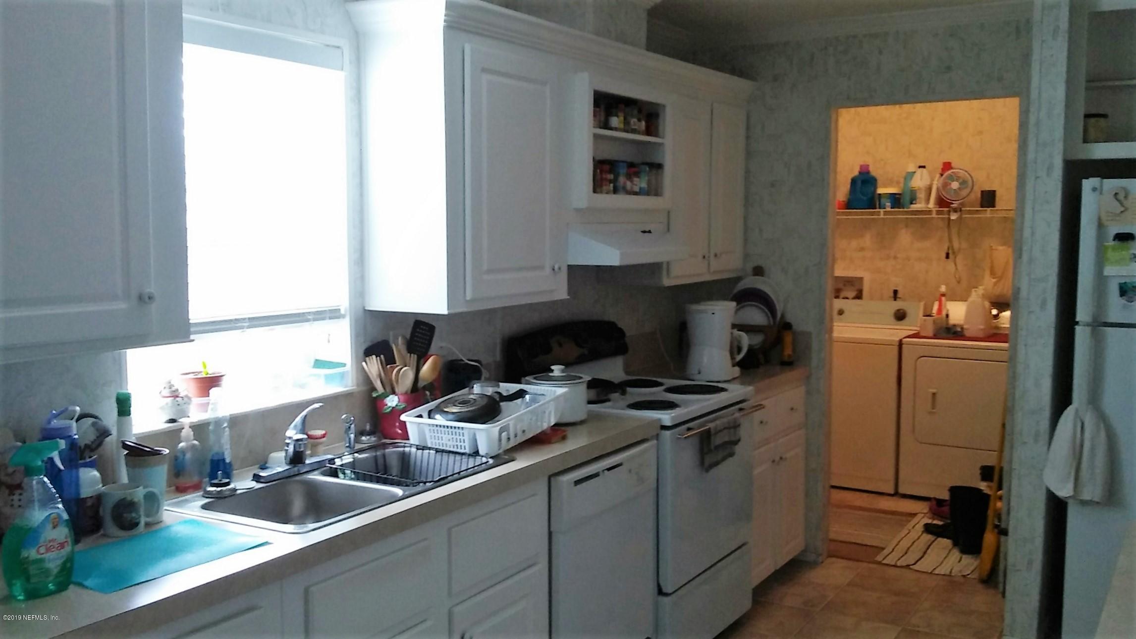 13068 Folsom Road Sanderson, FL 32087 - Photo 10 of 20 Kitchen1