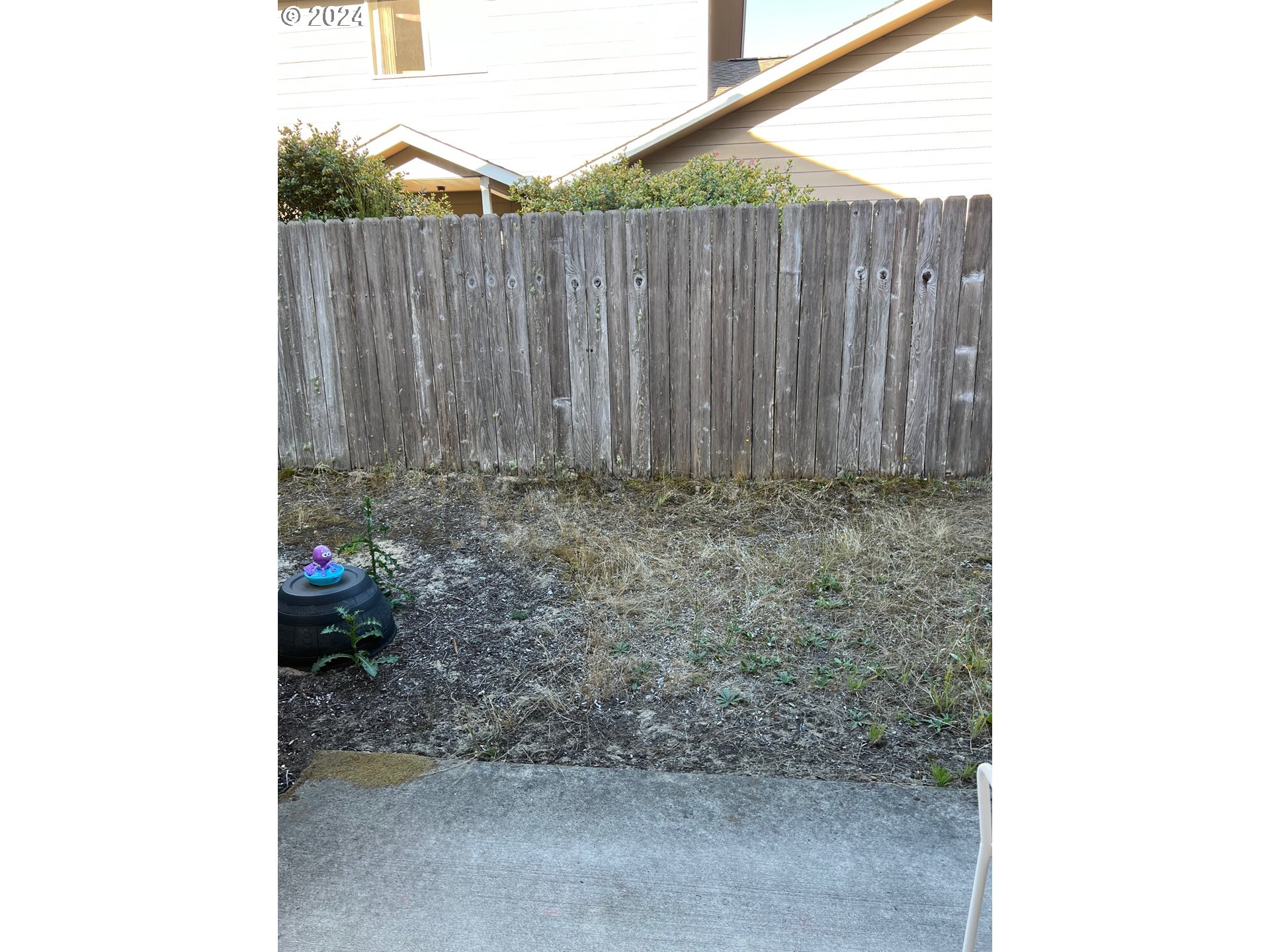 1150 Hemlock Street, Unit D14 Florence, OR 97439 - Photo 12 of 15 a close up of a wall