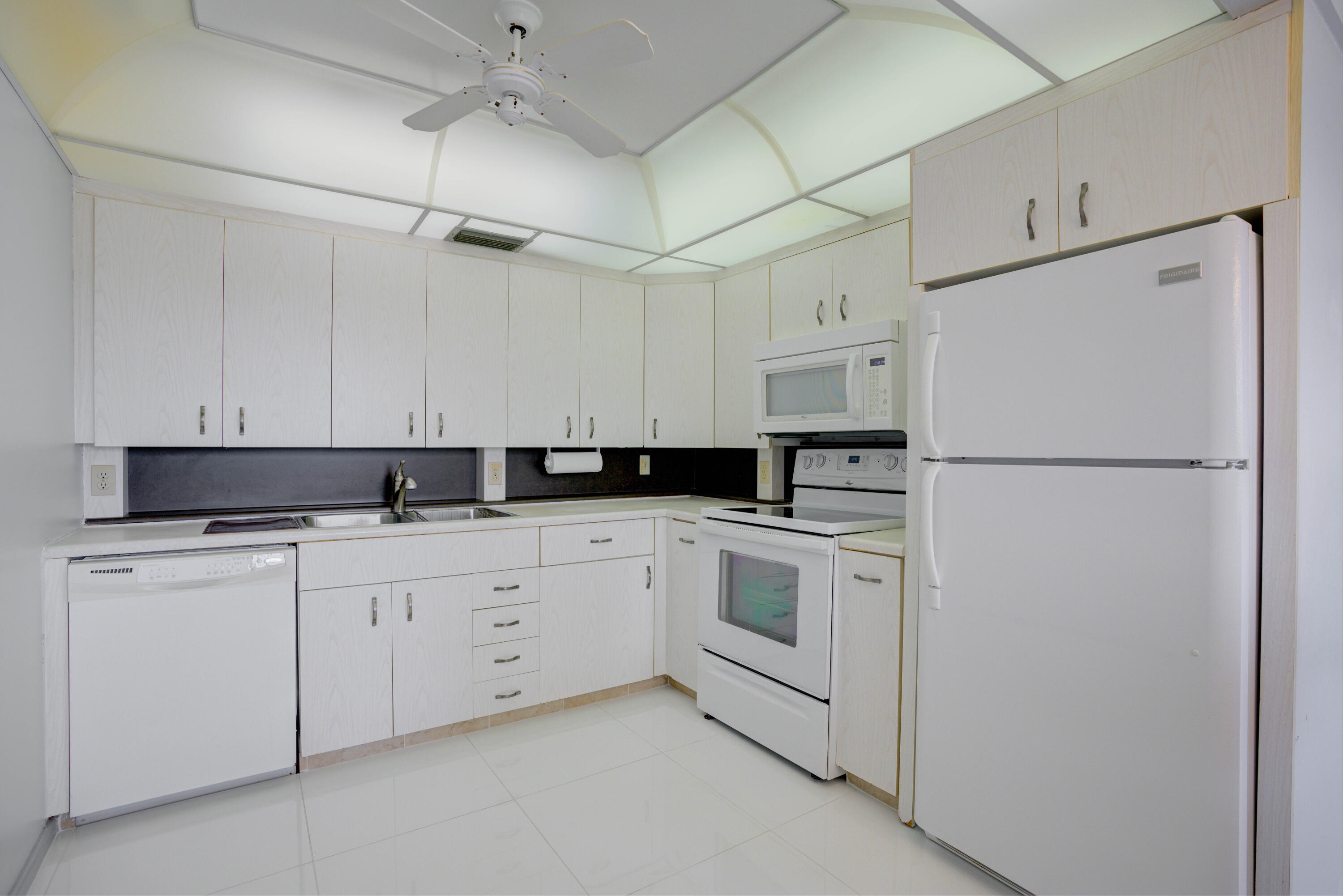 4033 Lincoln B Boca Raton, FL 33434 - Photo 8 of 25 34__mlp9133_4_5_6_7