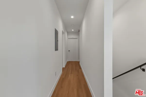 $4,000 | 14165 Erwin Street, Van Nuys, CA 91401