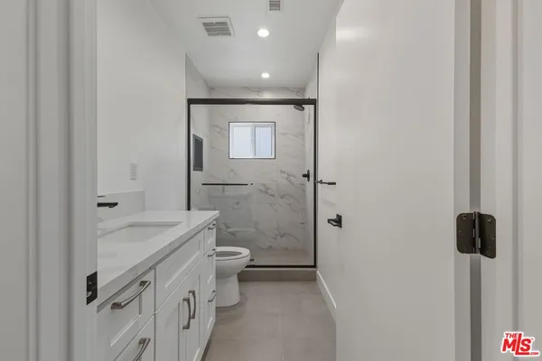 $4,000 | 14165 Erwin Street, Van Nuys, CA 91401