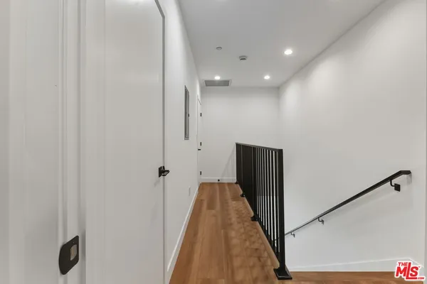 $4,000 | 14165 Erwin Street, Van Nuys, CA 91401