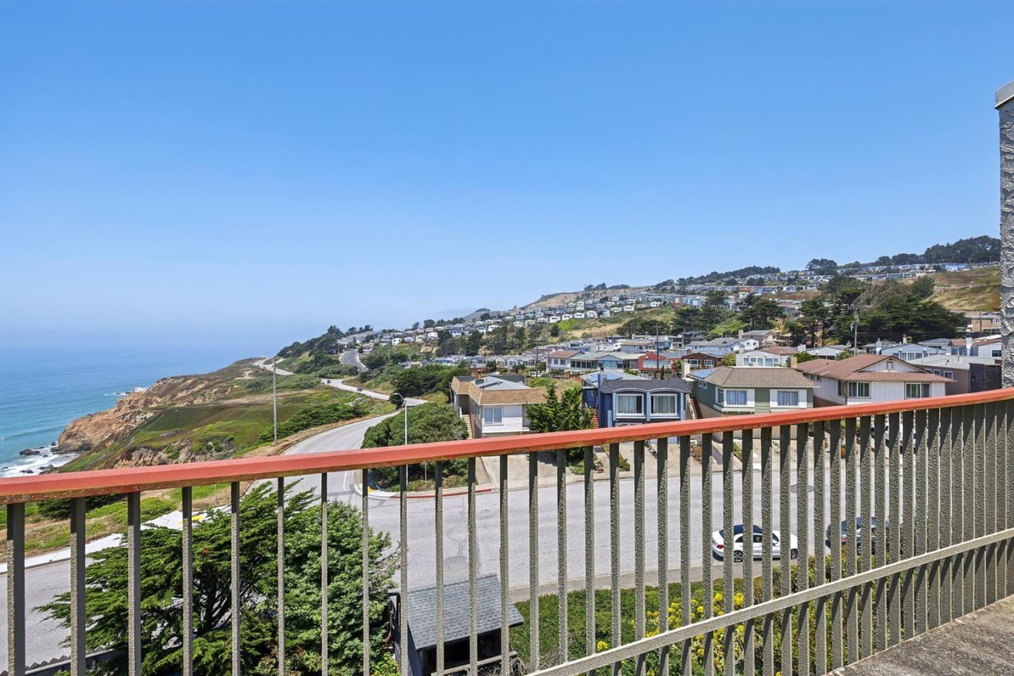 5003 Palmetto Avenue, Unit 89 Pacifica, CA 94044 - Photo 31 of 46 a view of a balcony with an outdoor space