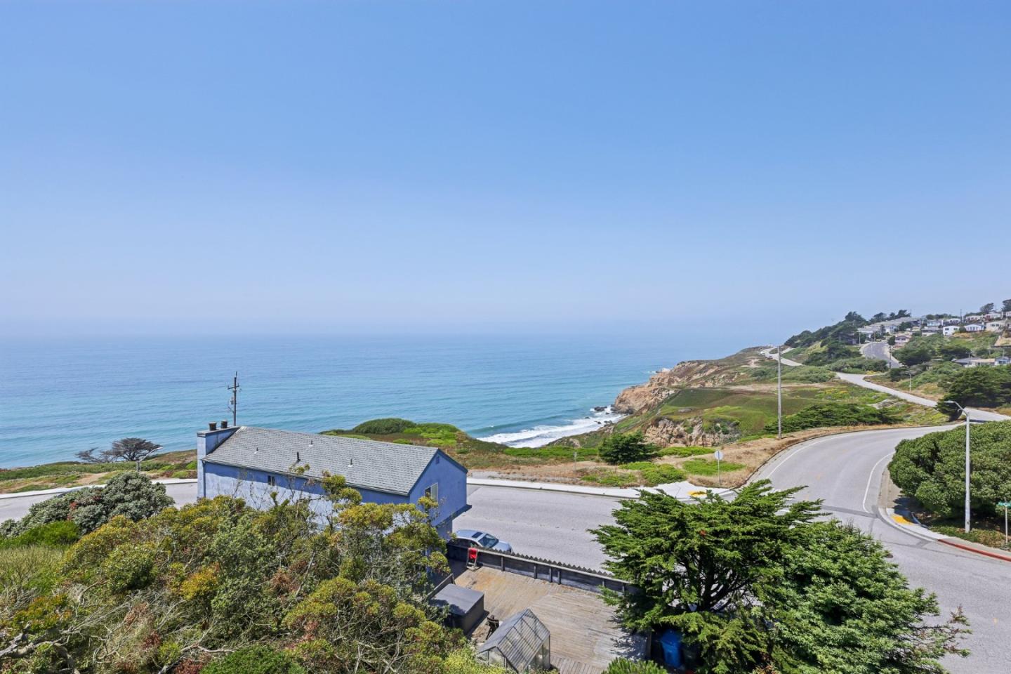 5003 Palmetto Avenue, Unit 89 Pacifica, CA 94044 - Photo 32 of 46 an aerial view of a house with beach