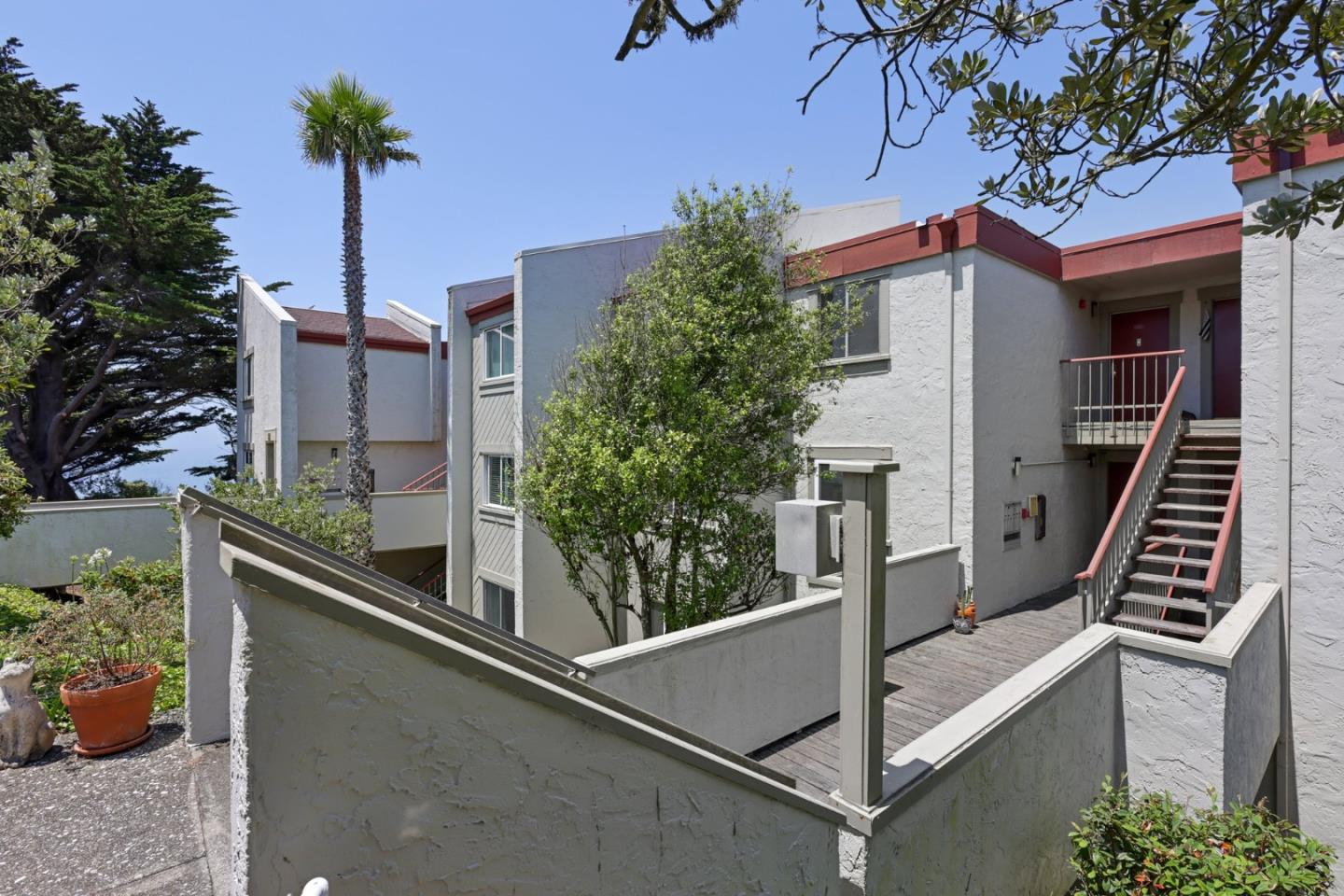 5003 Palmetto Avenue, Unit 89 Pacifica, CA 94044 - Photo 5 of 46 a view of outdoor space and yard