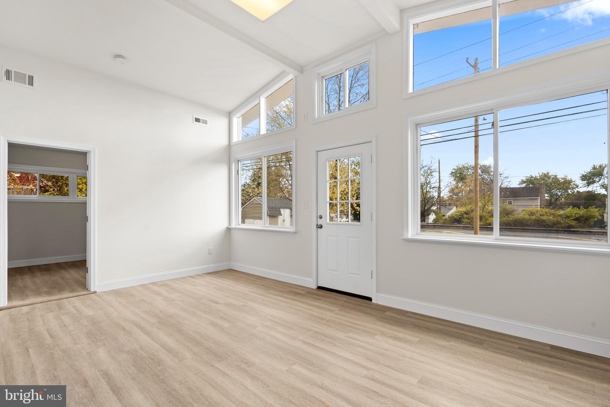 58 Queen Lily Road Levittown, PA 19057 - Photo 13 of 33 Gallery Image 13