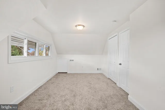 an empty room with an empty space