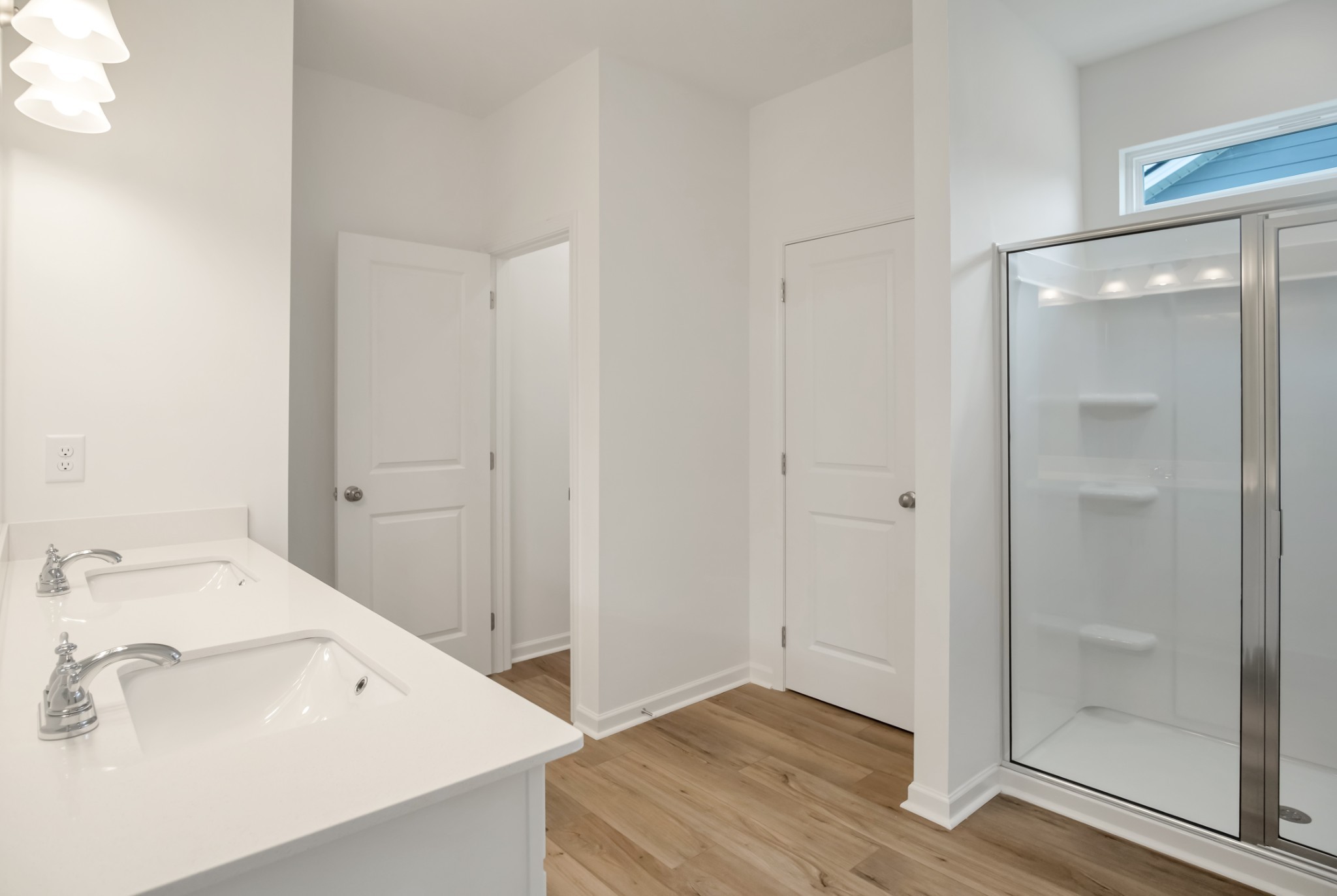 769 Chiswick Court Lebanon, TN 37087 - Photo 25 of 44 a bathroom with a sink and a mirror