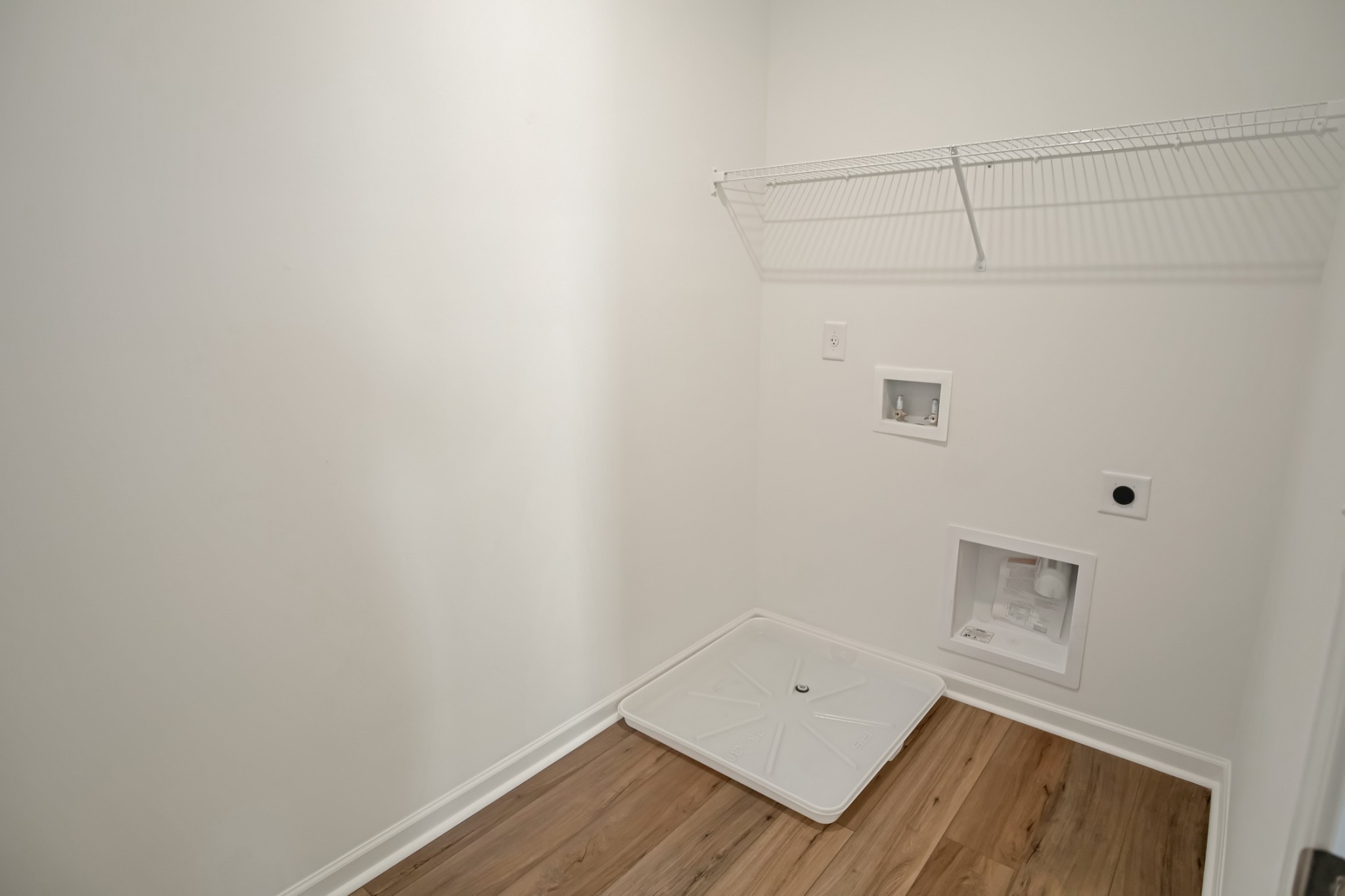 769 Chiswick Court Lebanon, TN 37087 - Photo 6 of 44 a view of room with hardwood floor