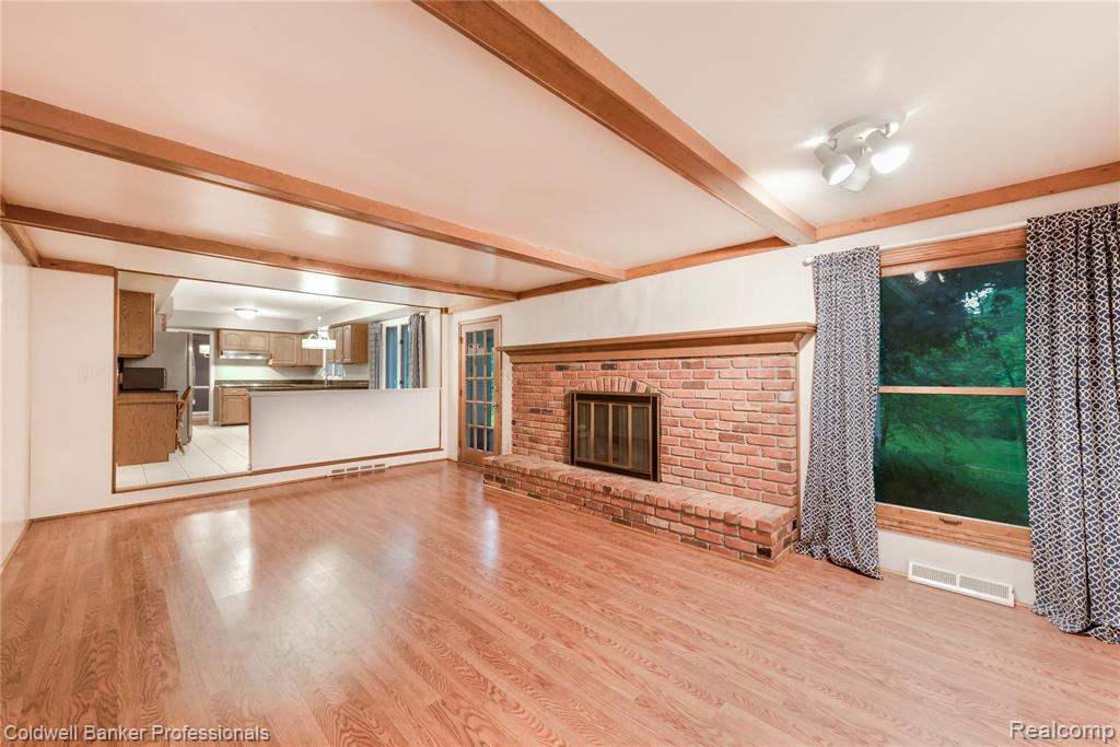 29870 Fox Grove Road Farmington, MI 48334 - Photo 7 of 35