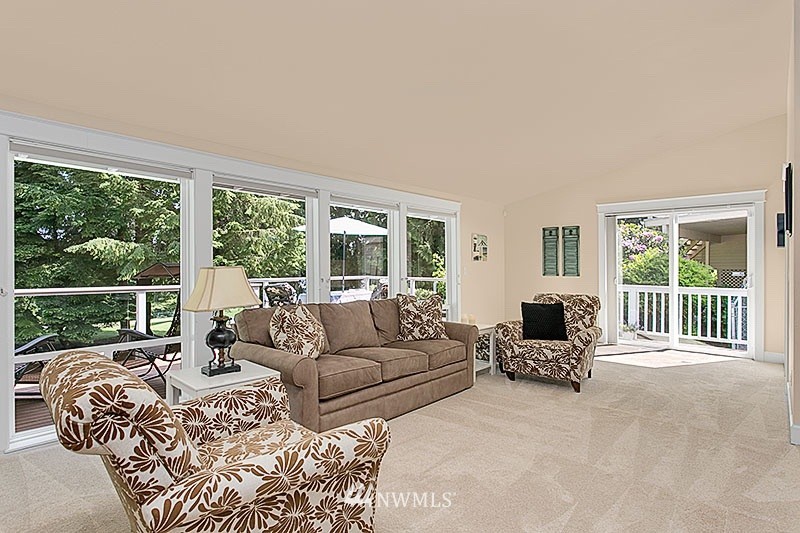 15218 Southeast 175th Place Renton, WA 98058 - Photo 3 of 15 Gallery Image 3