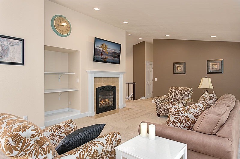 15218 Southeast 175th Place Renton, WA 98058 - Photo 4 of 15 Gallery Image 4