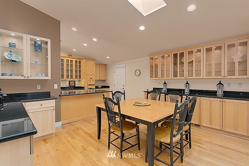 15218 Southeast 175th Place Renton, WA 98058 - Photo 5 of 15 Gallery Image 5