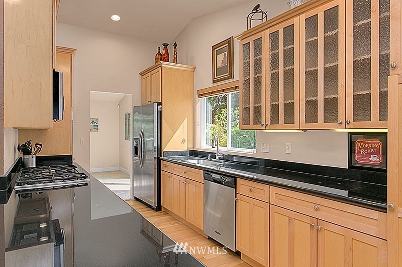 15218 Southeast 175th Place Renton, WA 98058 - Photo 6 of 15 Gallery Image 6