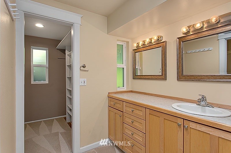 15218 Southeast 175th Place Renton, WA 98058 - Photo 8 of 15 Gallery Image 8