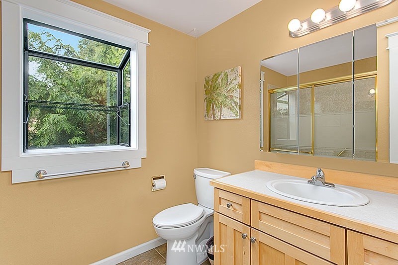 15218 Southeast 175th Place Renton, WA 98058 - Photo 10 of 15 Gallery Image 10