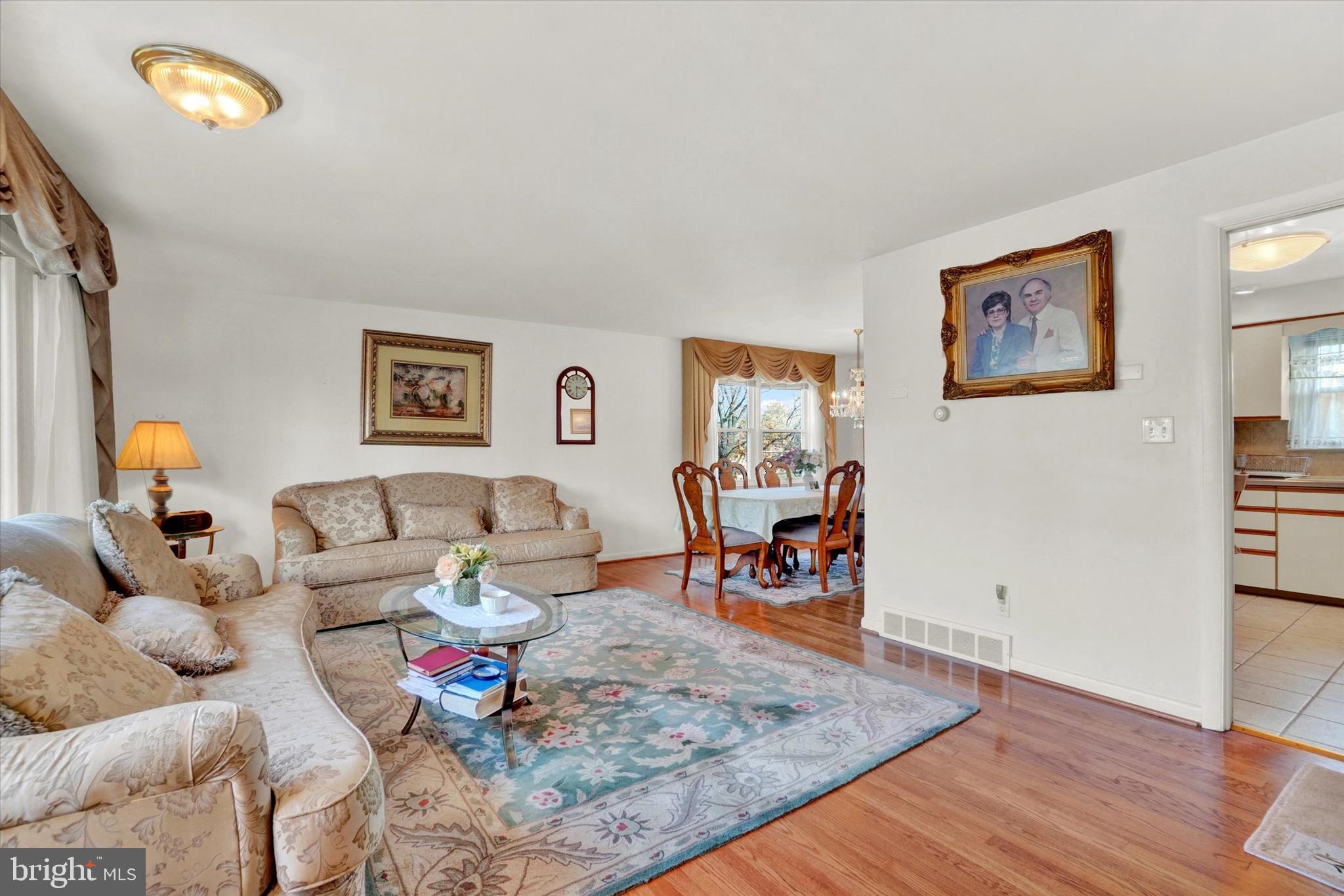 2855 Cambridge Road York, PA 17402 - Photo 10 of 28 Gallery Image 10