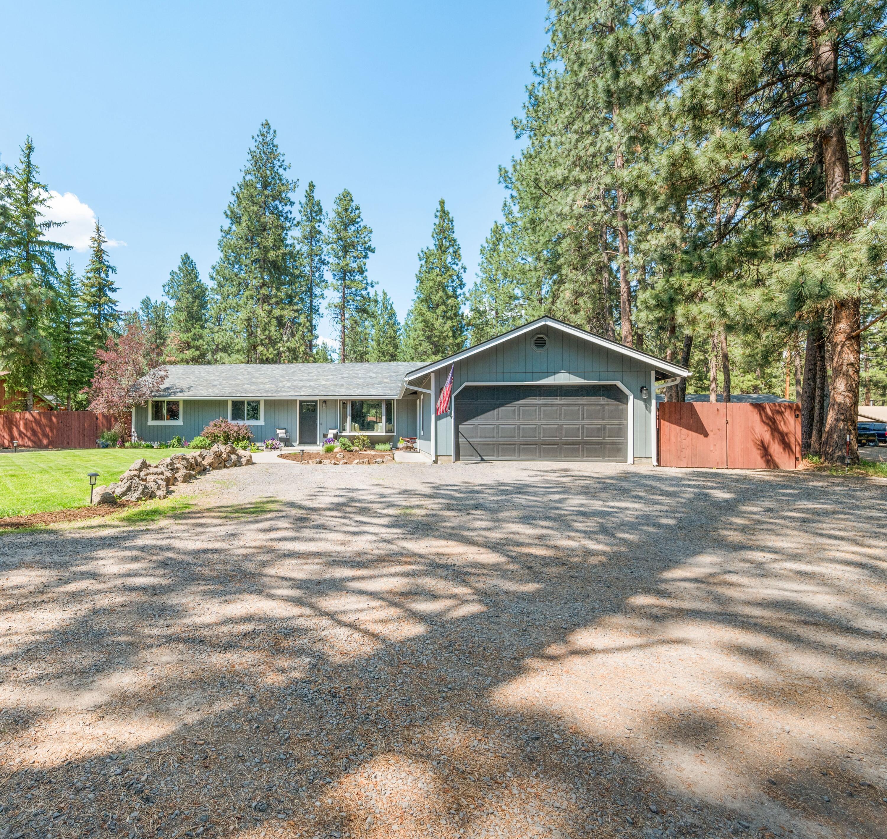 19096 Baker Road Bend, OR 97702 - Photo 40 of 41 Front Exterior