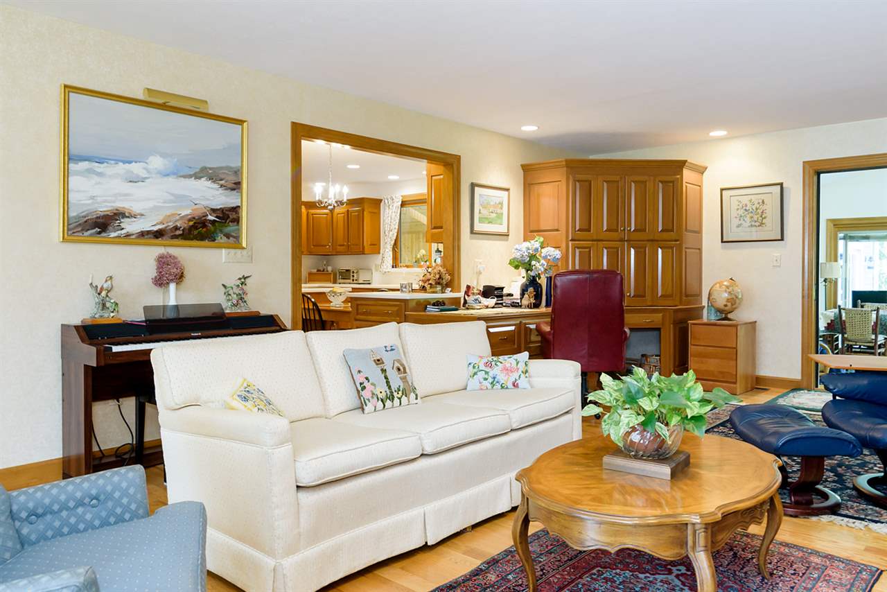 367 Washington Road Rye, NH 03870 - Photo 14 of 36