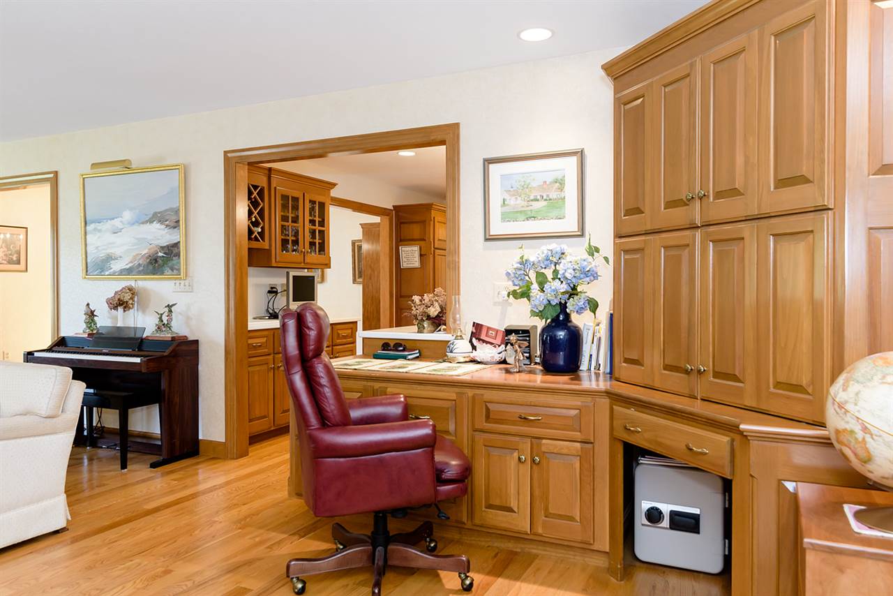 367 Washington Road Rye, NH 03870 - Photo 15 of 36