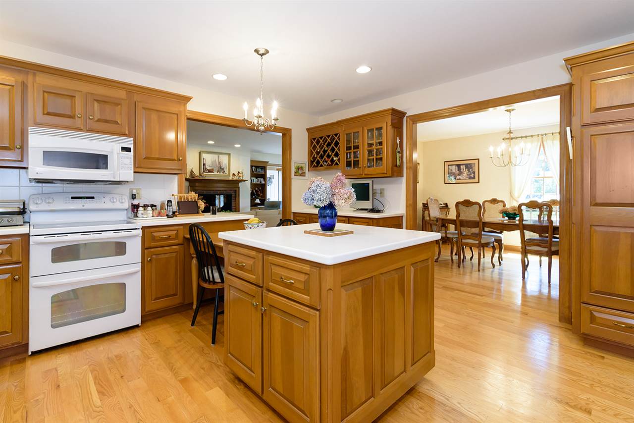 367 Washington Road Rye, NH 03870 - Photo 17 of 36