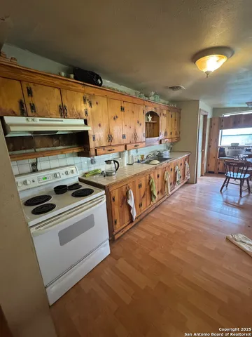 $125,000 | 2109 Castro Avenue, Hondo, TX 78861